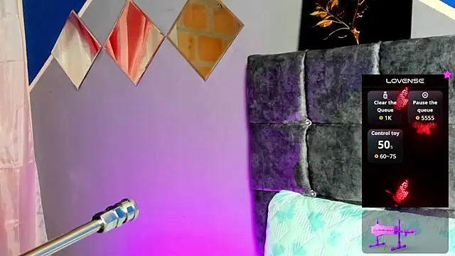 lau-hot online show from 10-22-25, 07:35