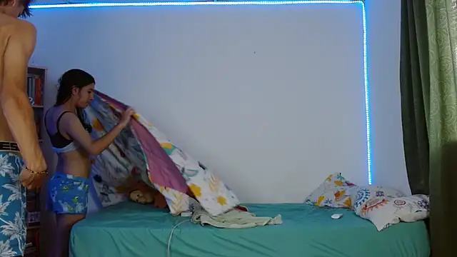 Lucy y Jacob online show from 09-17-25, 04:53