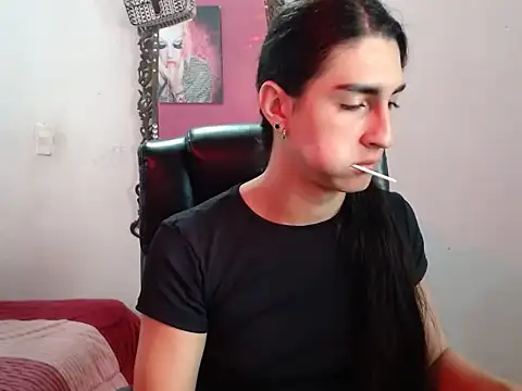 lola diez online show from 10-07-25, 06:20
