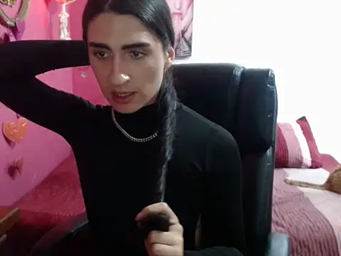 lola diez online show from 09-21-25, 05:01