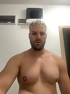 Snapshot of TheKevinboy chatting on 09-09-25, 11:14 TheKevinboy online show from 09-09-25, 11:14