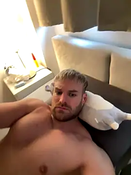 Snapshot of TheKevinboy chatting on 10-06-25, 11:55 TheKevinboy online show from 10-06-25, 11:55