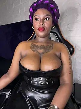 Snapshot of QUEEN_NOBUHLE_777 chatting on 02-19-26, 10:18 QUEEN NOBUHLE 777 online show from 02-19-26, 10:18