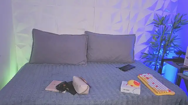 1Anya online show from 12-21-25, 05:36