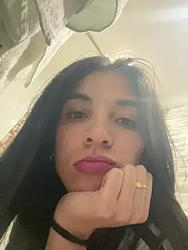 Snapshot of EscarlataX chatting on 06-23-26, 03:26 EscarlataX online show from 06-23-26, 03:26