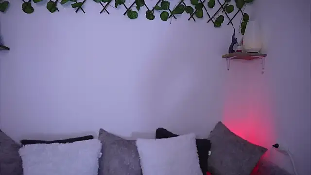 SophiieCumsx online show from 10-08-25, 03:46