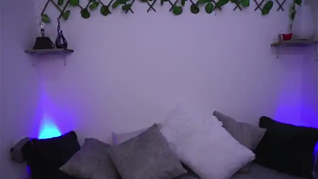 SophiieCumsx online show from 09-18-25, 12:30