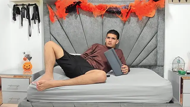 KamilaAndJavier online show from 10-26-25, 02:34