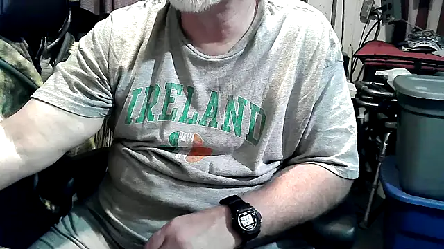 Snapshot of georgew62 chatting on 09-11-25, 05:18 georgew62 online show from 09-11-25, 05:18