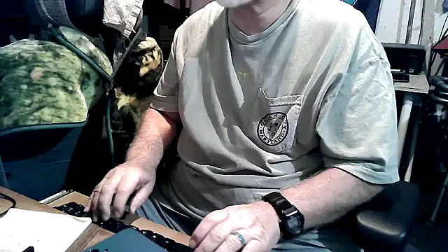 Snapshot of georgew62 chatting on 09-18-25, 02:25 georgew62 online show from 09-18-25, 02:25