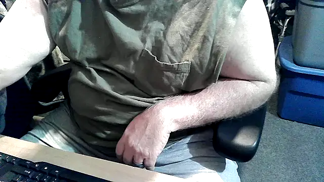 Snapshot of georgew62 chatting on 10-01-25, 04:28 georgew62 online show from 10-01-25, 04:28