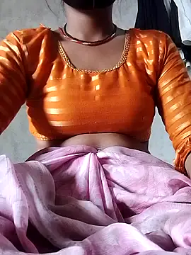 Snapshot of Cutey_neha01 chatting on 09-11-25, 08:14 Cutey neha01 online show from 09-11-25, 08:14