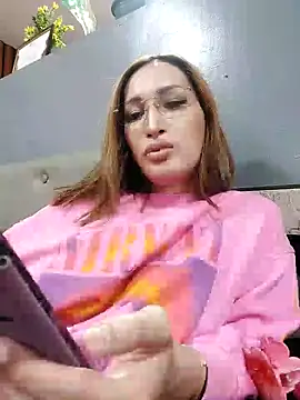 Snapshot of toni_0601 chatting on 02-12-25, 06:08 toni 0601 online show from 02-12-25, 06:08