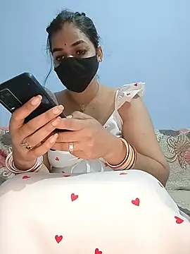 Snapshot of the_saavi chatting on 07-04-26, 05:17 the saavi online show from 07-04-26, 05:17