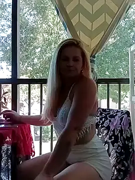 Goldenndoll online show from 10-08-25, 07:47