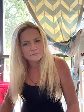 Goldenndoll online show from 10-05-25, 05:03