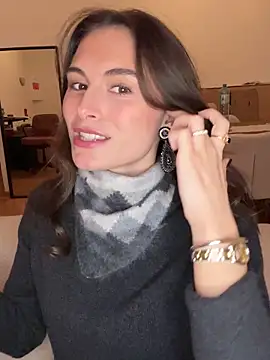 SophiiaStarr online show from 12-16-25, 07:29