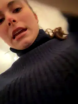 SophiiaStarr online show from 11-13-25, 07:51