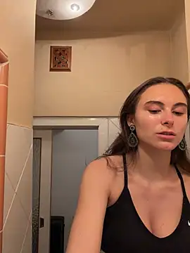 SophiiaStarr online show from 12-19-25, 07:49