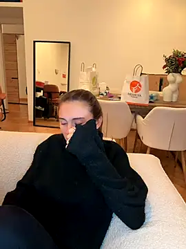 SophiiaStarr online show from 11-08-25, 06:44