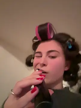 SophiiaStarr online show from 02-15-26, 07:24