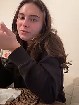 SophiiaStarr online show from 10-19-25, 04:32