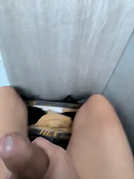 Snapshot of penchis90 chatting on 12-22-25, 10:15 penchis90 online show from 12-22-25, 10:15