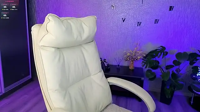 Snapshot of NikkiiStill chatting on 06-14-26, 02:24 NikkiiStill online show from 06-14-26, 02:24