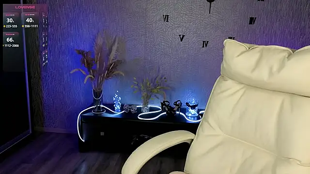 NikkiiStill online show from 11-27-25, 04:13