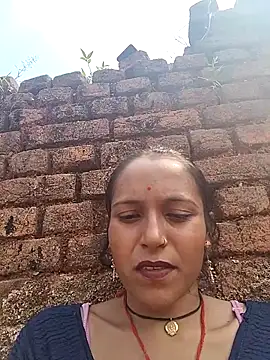 Snapshot of Sonam_shinde chatting on 10-16-25, 06:10 Sonam shinde online show from 10-16-25, 06:10