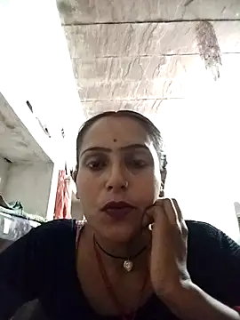 Snapshot of Sonam_shinde chatting on 10-18-25, 04:20 Sonam shinde online show from 10-18-25, 04:20