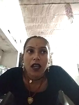 Snapshot of Sonam_shinde chatting on 10-14-25, 09:15 Sonam shinde online show from 10-14-25, 09:15