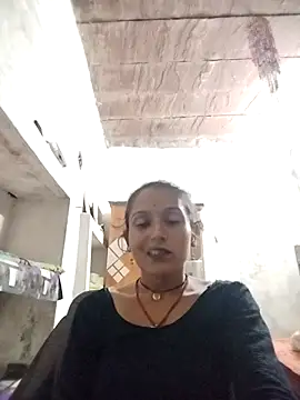 Snapshot of Sonam_shinde chatting on 10-16-25, 06:16 Sonam shinde online show from 10-16-25, 06:16