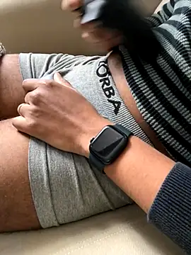 Hiuwee online show from 10-20-25, 03:23