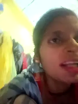 Snapshot of Punam_jindal chatting on 04-22-26, 10:33 Punam jindal online show from 04-22-26, 10:33