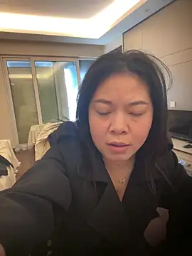 smgirls online show from 11-25-25, 06:47