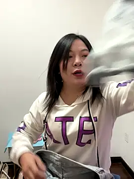 smgirls online show from 11-18-25, 08:06