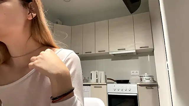 Denni Spilber online show from 10-14-25, 03:23