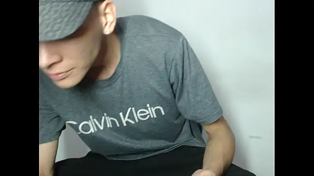 sam hottt online show from 10-18-25, 04:42