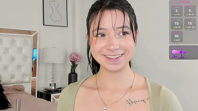 Snapshot of Zoe_Xra chatting on 07-10-26, 10:10 Zoe Xra online show from 07-10-26, 10:10