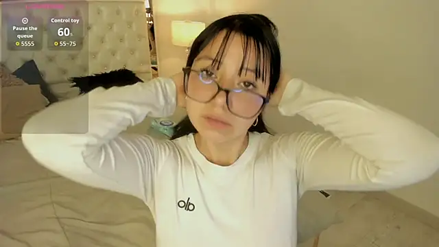 Snapshot of Zoe_Xra chatting on 06-13-26, 09:24 Zoe Xra online show from 06-13-26, 09:24