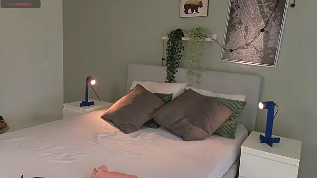 AAronBaker  online show from 10-03-25, 07:26