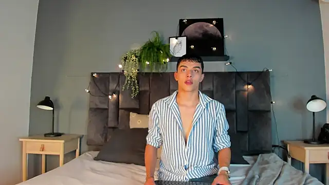 AAronBaker  online show from 10-09-25, 07:36