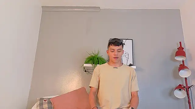 AAronBaker  online show from 09-27-25, 07:42