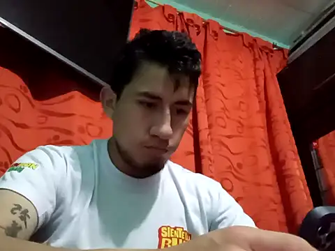 Snapshot of True_Di chatting on 09-21-25, 01:11 True Di online show from 09-21-25, 01:11