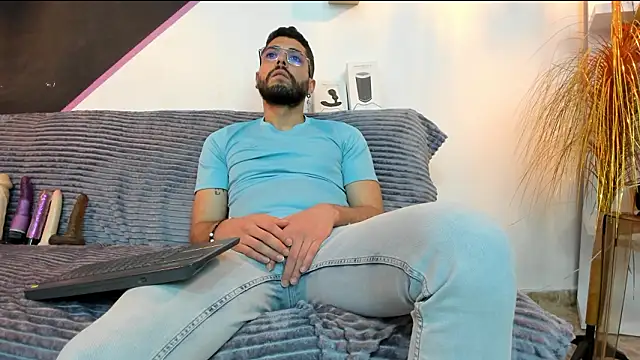 Snapshot of DanteWinter chatting on 03-02-26, 03:40 DanteWinter online show from 03-02-26, 03:40