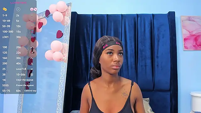 Snapshot of MarianRosse chatting on 02-26-26, 04:34 MarianRosse online show from 02-26-26, 04:34