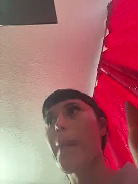 Snapshot of XBODTRIIPX chatting on 12-17-25, 11:15 XBODTRIIPX online show from 12-17-25, 11:15