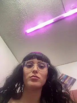 Snapshot of XBODTRIIPX chatting on 12-19-25, 03:47 XBODTRIIPX online show from 12-19-25, 03:47