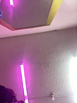 Snapshot of XBODTRIIPX chatting on 12-04-25, 04:22 XBODTRIIPX online show from 12-04-25, 04:22